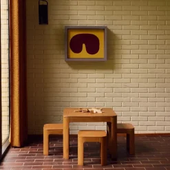 Clearance Nova lille bord Pomegranate Børn Børnemøbler