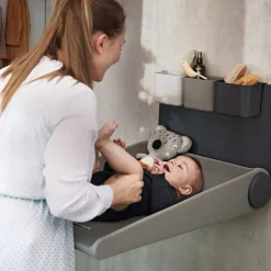 Online Wally™ væghængt puslebord - Cappuccino Puslehynder|Pusleborde