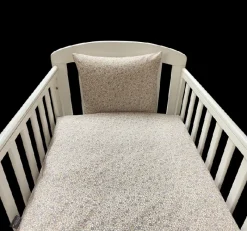 Online NM Baby sengelinned - lilla blomster ORGANIC Børn Sengetøj