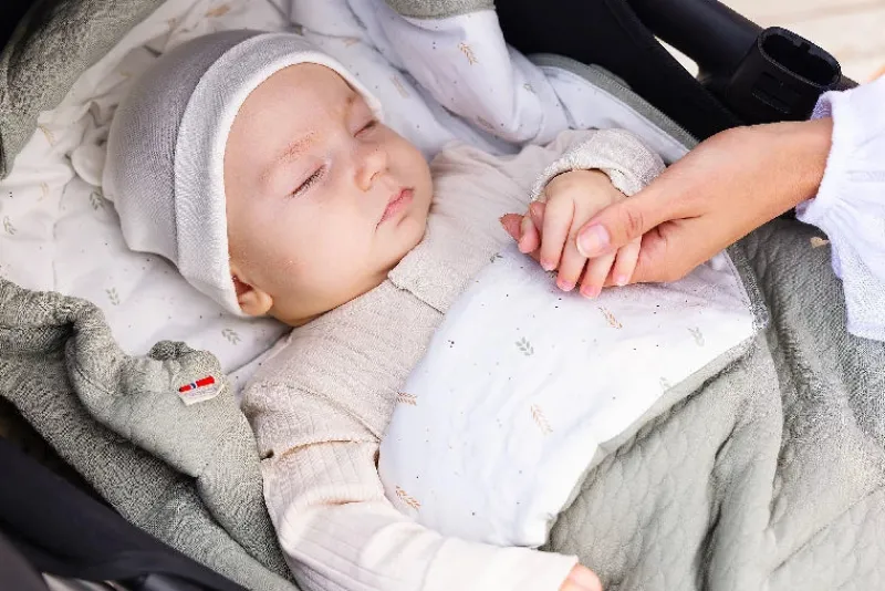 Outlet Breeze Light - Misty Green Fields Køreposer|Køreposer